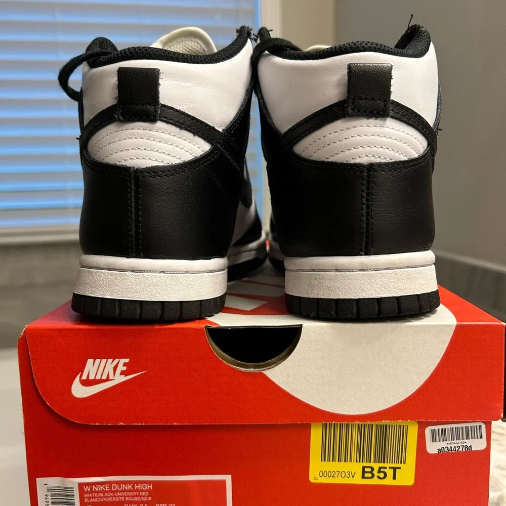 Nike Women’s Dunk High Black and White - Picture 6 of 7